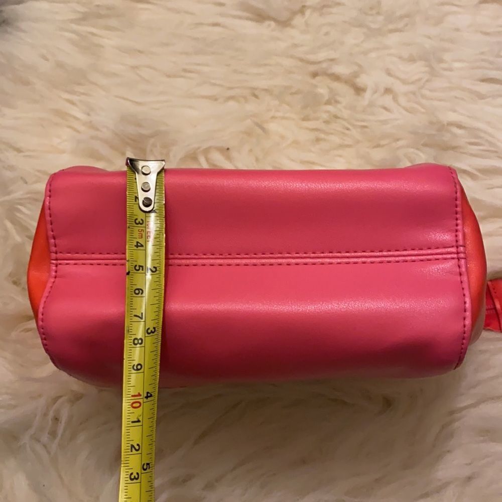 VICTORIA Secret cosmetics bag. - Picture 8 of 9